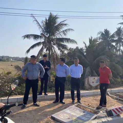 椰林镇现场协调环岛旅游公路出入口设置工作