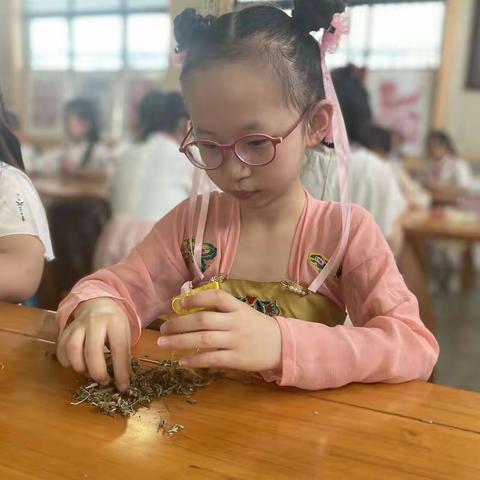 淮北市翠峰小学“巧手缝香囊、投壶传文化”端午文化主题活动。