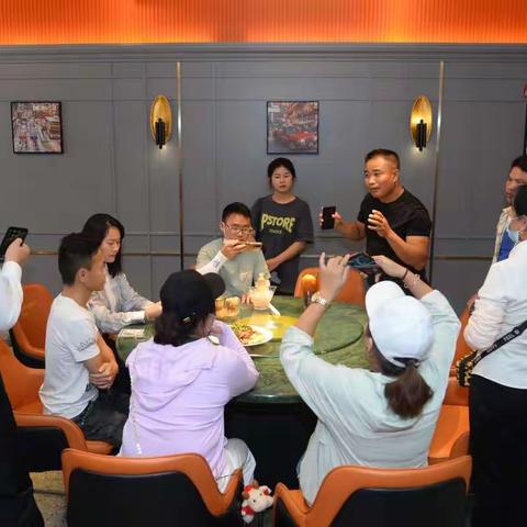 “畅享陵水  搜罗美食”——2022年陵水电商助力乡村振兴主题培训美食打卡探店