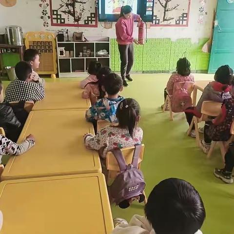 武安镇向阳花幼儿园消防安全演练