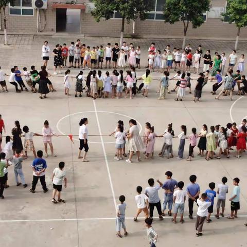 新村完全小学二三班散学典礼