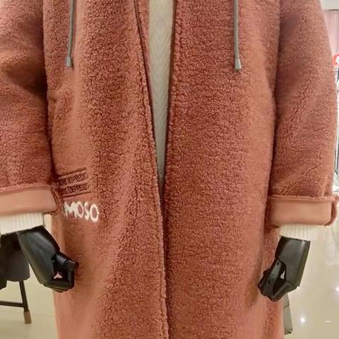 B座四楼扶梯口韩国SOUP女装全场特卖3.8~4.5折