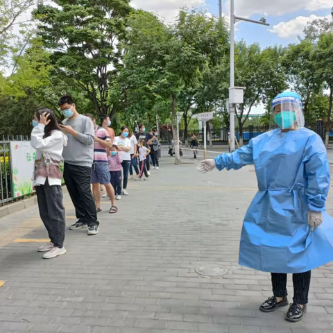 疫情阻击战有我们 抗疫必胜
---丰台武协参加疫情防控之一