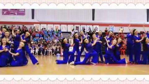 这个周六第八届舞林大会，参加了大都肚皮舞健身班与诗雨老师及众姐妹倾情演绎的女子群舞《漫步沙海》