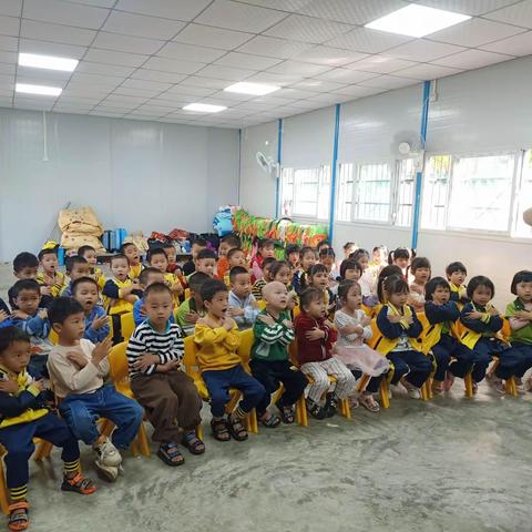 中二班 数学活动《超市里的发现》