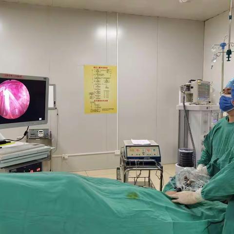 玉林三院单孔腹腔镜治疗小孩疝，一根针解决大问题