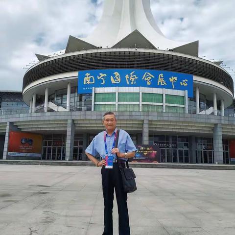 父爱如山，温情长存～祝爸爸幸福快乐，平安健康！