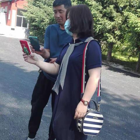 路在脚下延伸   师培指引我们前行