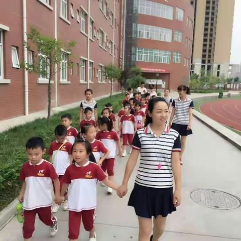 幼小衔接之参观滨河小学