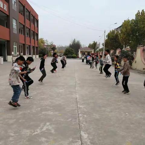 丰富的社团活动   多彩的校园生活——魏集小学开展社团活动