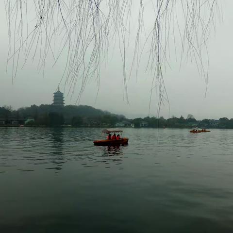 早春二月----水墨西湖