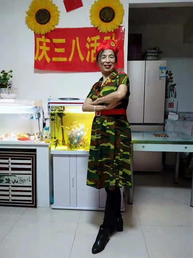 卞桂桂清演唱02:40美女扬秀丽演唱00:15美女王伟范忙里偷闲的演唱04