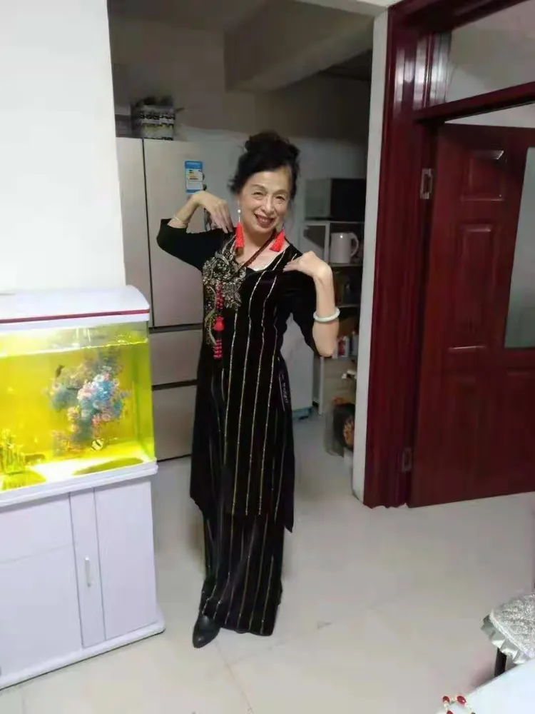 王伟范美女金花赵桂云美女金花王艳春美女金花赵桂清美女金花杨晓红