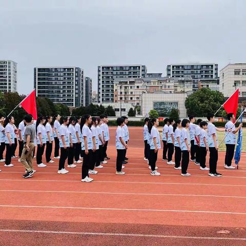 “喜迎二十大，期盼亚运会”临安区锦城二中809班全体同学参加校第27届田径运动会！