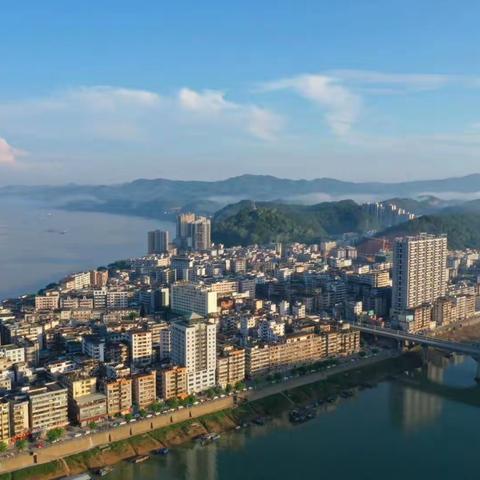 两广门户，北回归线上的绿洲