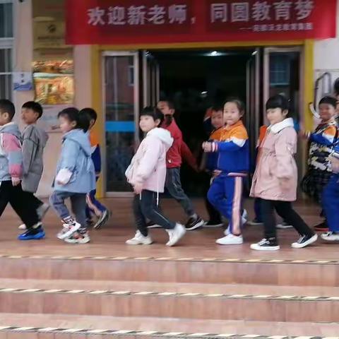 《麒麟公馆幼儿园》——离园小舞台成果汇报