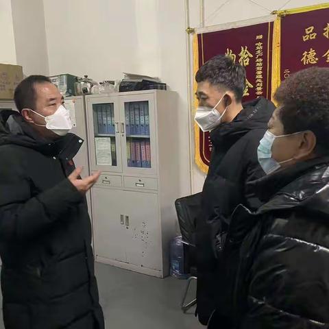 道里区城管局副局长陈立坤慰问哈站北广场坚守一线工作人员