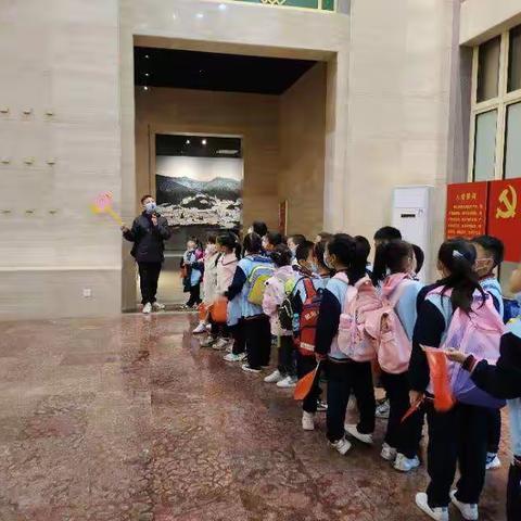 学在路上，红色传承