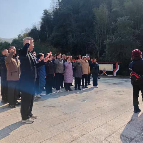 追寻红色足迹 传承革命精神––信州区老科协赴万年开展党建教育活动