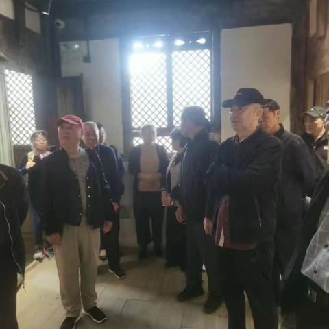 信州区老科协水南街道分会组织协会成员开展重阳节红色教育活动