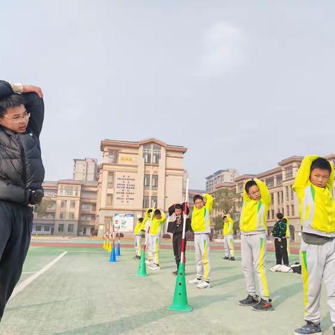 华泰小学体育组第十七周教研活动