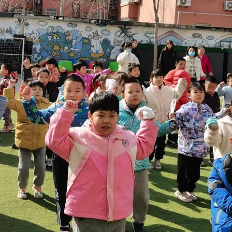 【护蛋行动】——聊城大学幼儿园大二班三八节活动