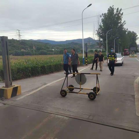 【端氏公路超限检测站】督查指导、助力疫情--吕明广书记一行到我站督导检查工作