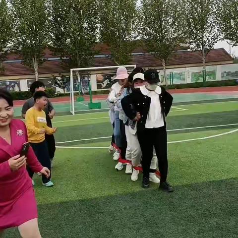 趣味运动，健康成长——抬头寺实验小学首届趣味运动会圆满结束