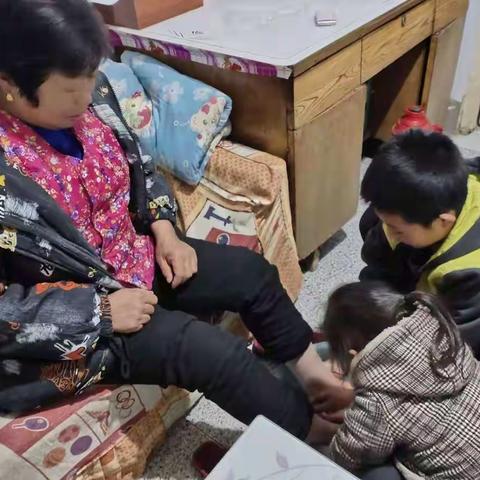 抬头寺实验小学开展“我爱我家” 3.8感恩活动