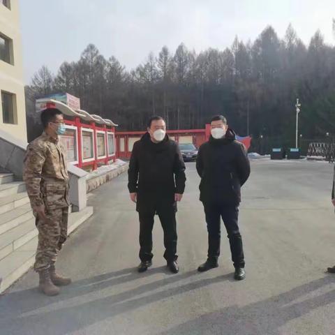 李富光走访慰问县武装部、武警中队