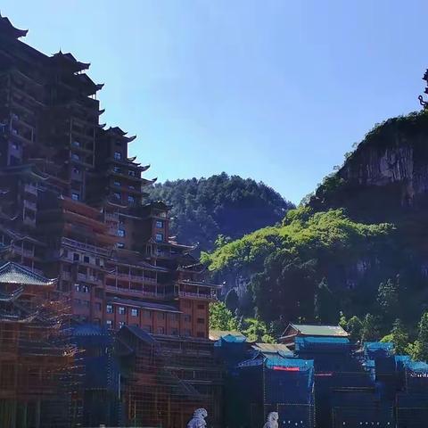 贵州省独山县2亿建造的“天下第一水司楼”