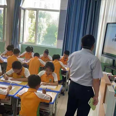 笔墨飘香满校园，书法比赛展风采——记潍坊美加实验学校小学部第一届书法比赛