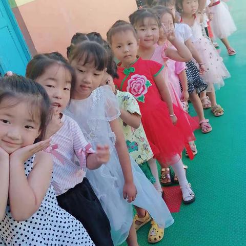 蓝天幼儿园中班新学期开始了
