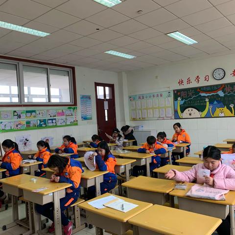 巧手绣出一片锦绣