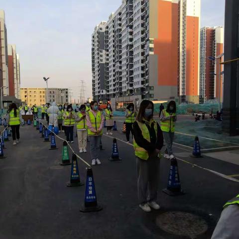 旺峰天禧严防控撑伞兜底物业人