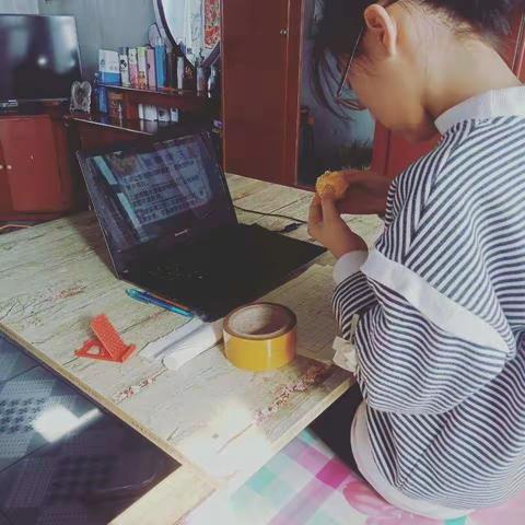“停课不停学"线上授课  中心小学四年级综合实践  培养孩子动手操作能力