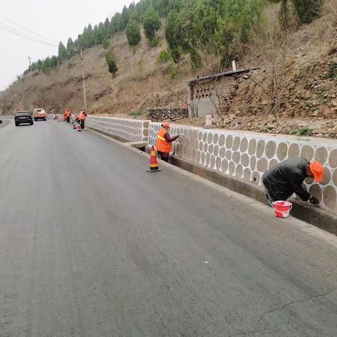 春暖花开季，养路正当时——涉县交运公路站全力推进春季养护