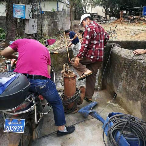 防疫新冠不忘环境整治，团结一致确保一村安居