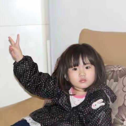 小心肝儿，三年了，你就这么在我眼皮子底下一天天长大，长大……怎么就突然幼儿园毕业了呢，恍然梦中……