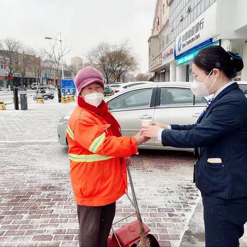 建行章丘支行：疫情防控不停歇，温馨服务在身边