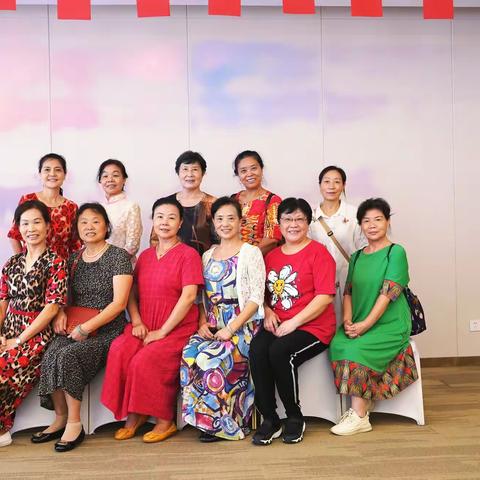 2021十月，凤凰树歌友汇庆国庆联欢活动。让我们记住这美好时刻……