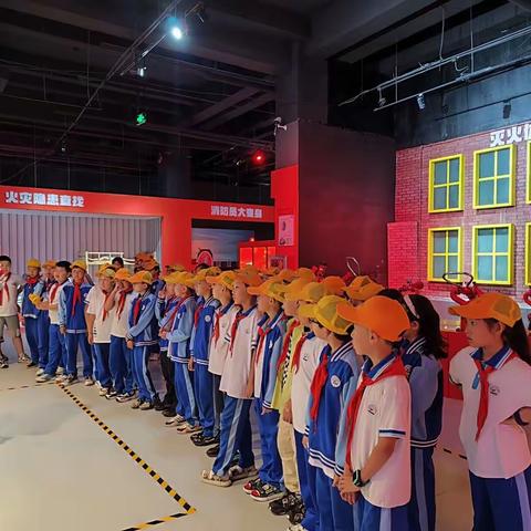 阳光筑梦，安全护航-嘉陵江路小学405中队安全应急体验活动
