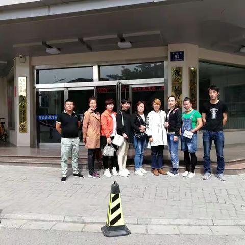 贺兰回小家长走进教育体育局参加开放日活动