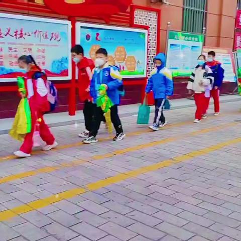 爱的坚守-兴安小学6.6中队执勤