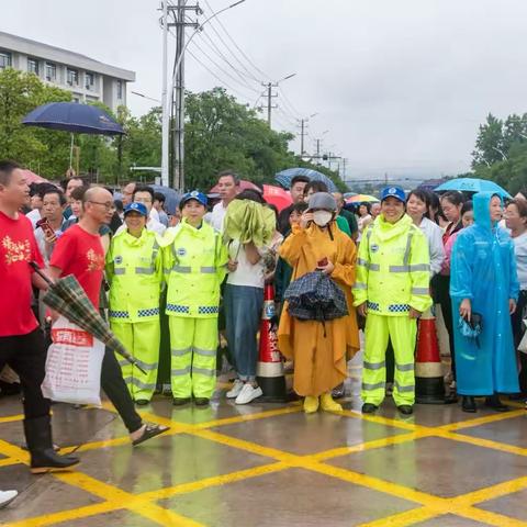 南城县蓝天救援队为2023年高考保驾护航