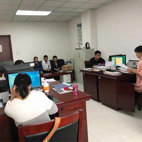 劳动保障所传达街道会议精神