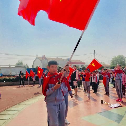 红领巾心向党  争做新时代好队员
