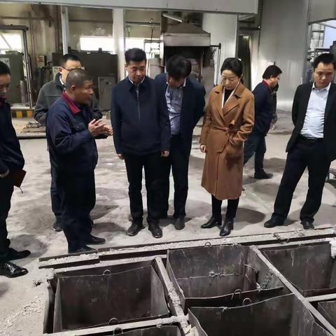 市生态环境局副局长李博调研航空基地工业企业大气污染防治绩效分级及企业环保设施提升改造情况。