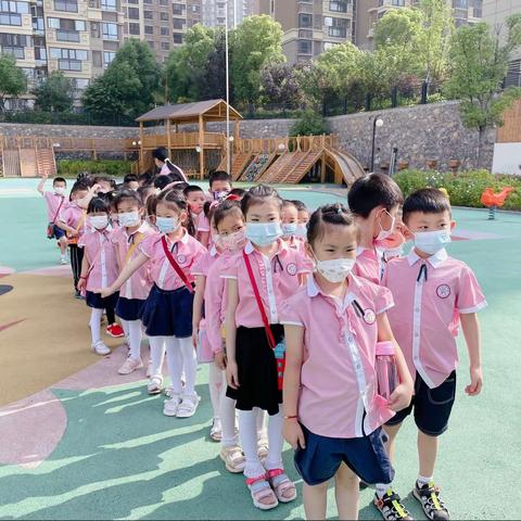 你好，小学！——凯旋城幼儿园参观小学体验活动