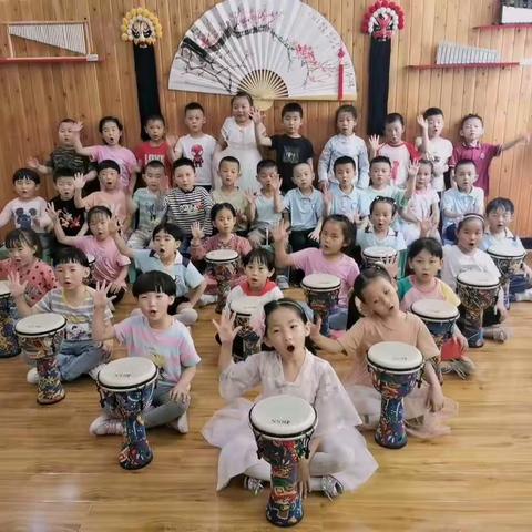 大三班“创意龙舟，情系端午”活动剪影。